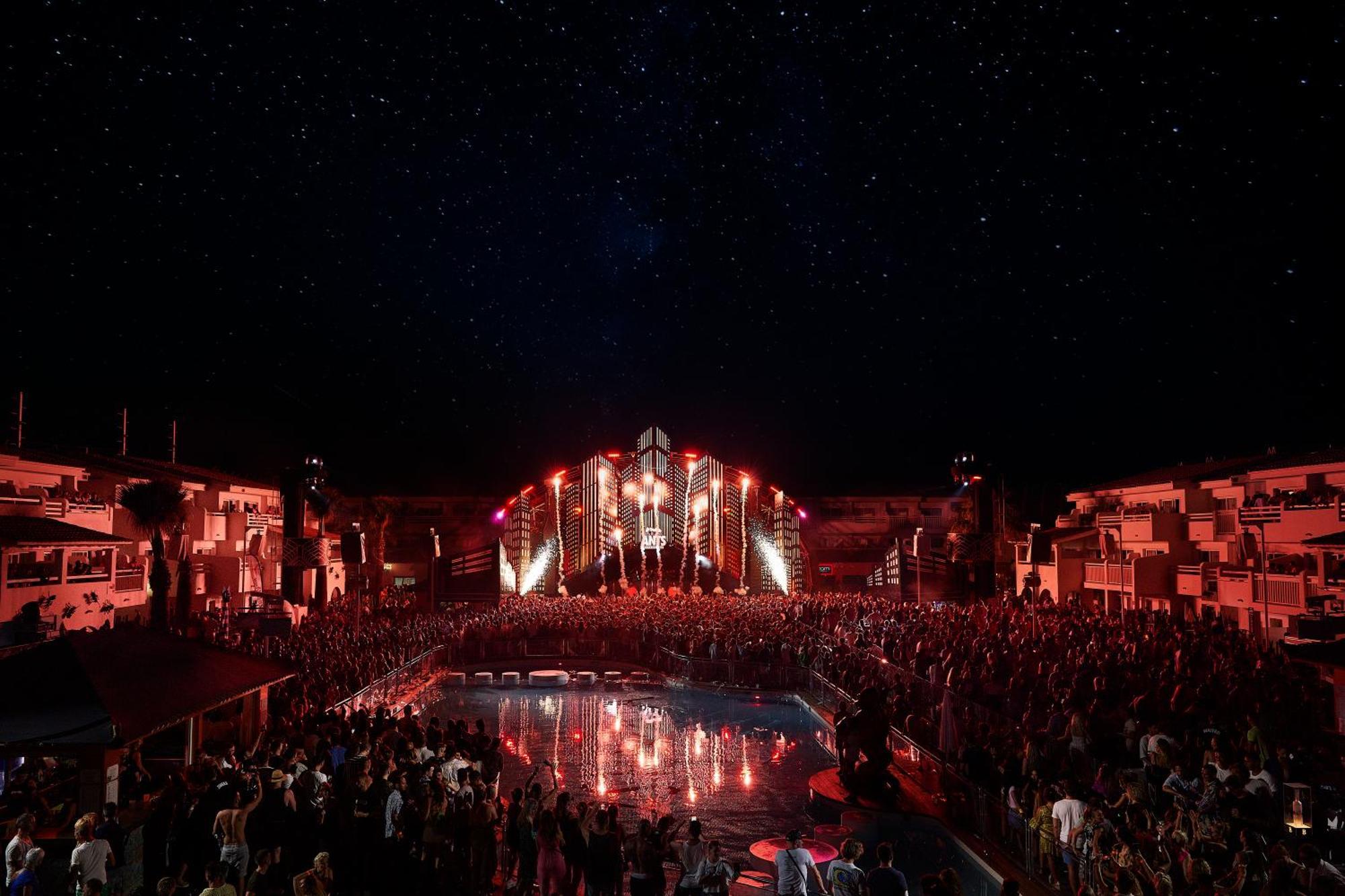 The Unexpected Ibiza Hotel - Ushuaia Club Entrance Included (Adults Only) Platja d'en Bossa Eksteriør bilde The annual festival of the Virgin of the Snow