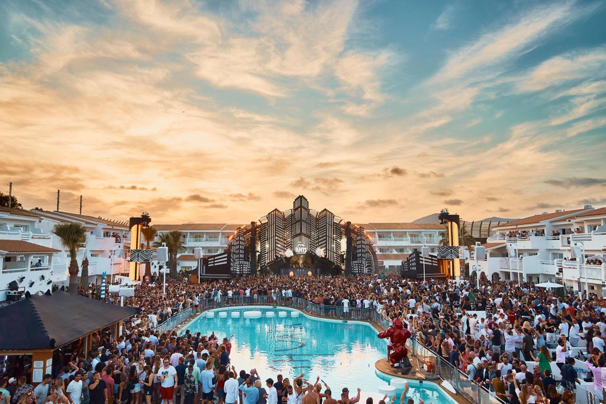 The Unexpected Ibiza Hotel - Ushuaia Club Entrance Included (Adults Only) Platja d'en Bossa Eksteriør bilde Privilege Ibiza