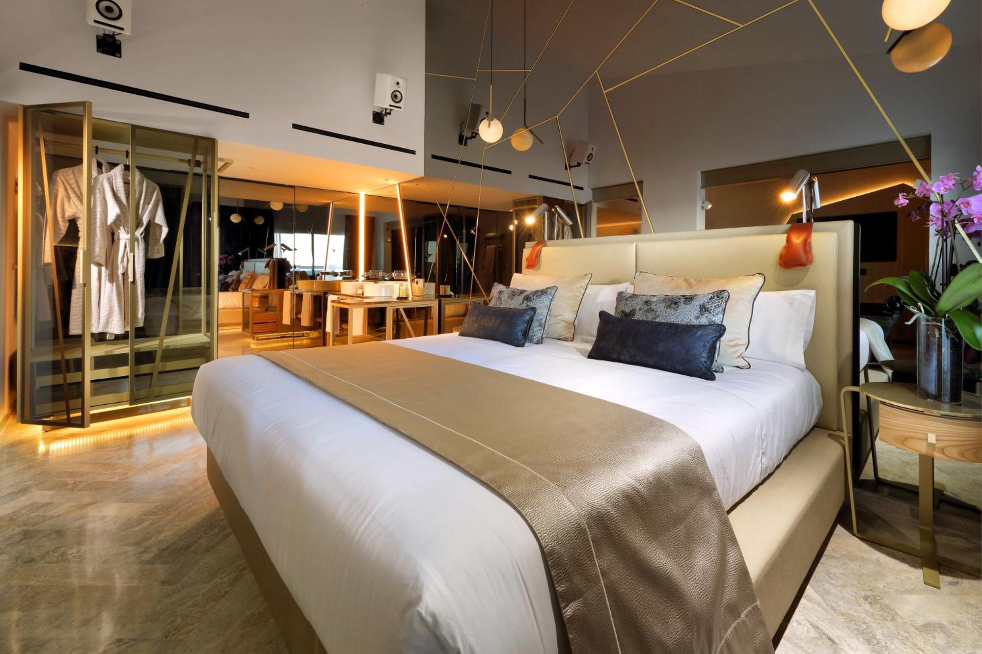 The Unexpected Ibiza Hotel - Ushuaia Club Entrance Included (Adults Only) Platja d'en Bossa Eksteriør bilde Suite